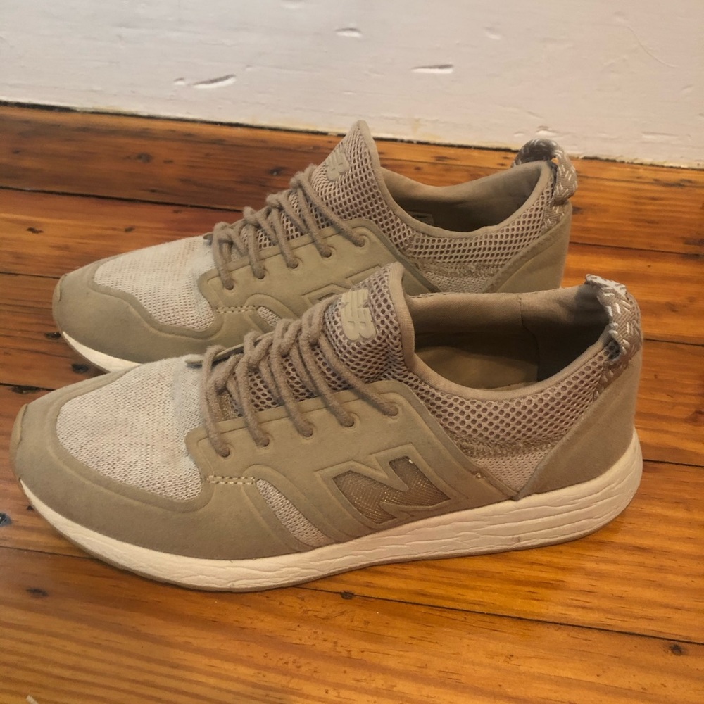 Size 7.5 - New Balance slide ons!